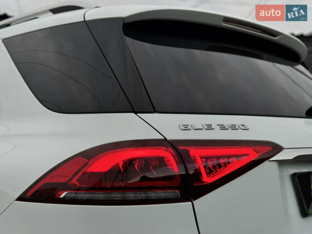 Мерседес ГЛЕ-Класс 2019 в Киеве на Automoto.ua Белый Мерседес ГЛЕ-Класс, объемом двигателя 1.99 л и пробегом 81 тыс. км за 45700 $, фото 32 на Automoto.ua