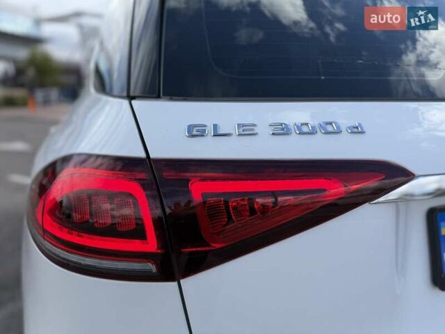 Белый Мерседес ГЛЕ-Класс, объемом двигателя 1.95 л и пробегом 75 тыс. км за 58900 $, фото 20 на Automoto.ua
