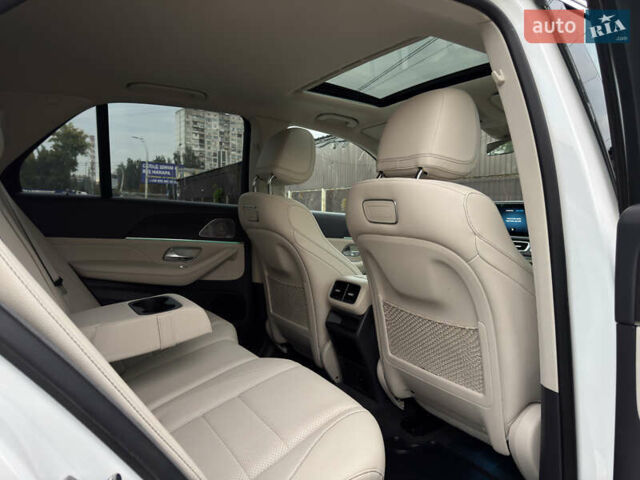 Мерседес ГЛЕ-Класс 2019 в Киеве на Automoto.ua Белый Мерседес ГЛЕ-Класс, объемом двигателя 1.99 л и пробегом 81 тыс. км за 45700 $, фото 70 на Automoto.ua