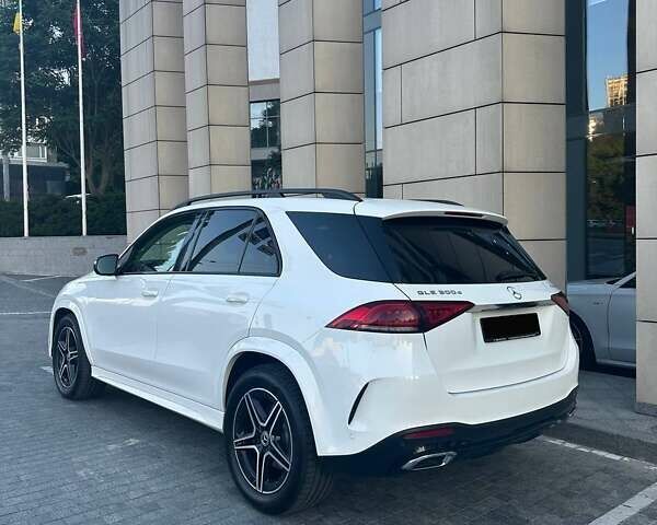 Белый Мерседес ГЛЕ-Класс, объемом двигателя 1.95 л и пробегом 174 тыс. км за 55000 $, фото 1 на Automoto.ua