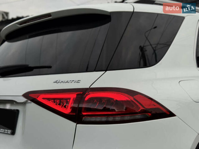 Мерседес ГЛЕ-Класс 2019 в Киеве на Automoto.ua Белый Мерседес ГЛЕ-Класс, объемом двигателя 1.99 л и пробегом 81 тыс. км за 45700 $, фото 25 на Automoto.ua