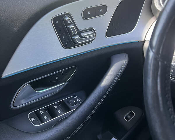 Мерседес ГЛЕ-Класс 2019 в Одессе на Automoto.ua Белый Мерседес ГЛЕ-Класс, объемом двигателя 1.95 л и пробегом 160 тыс. км за 50500 $, фото 11 на Automoto.ua