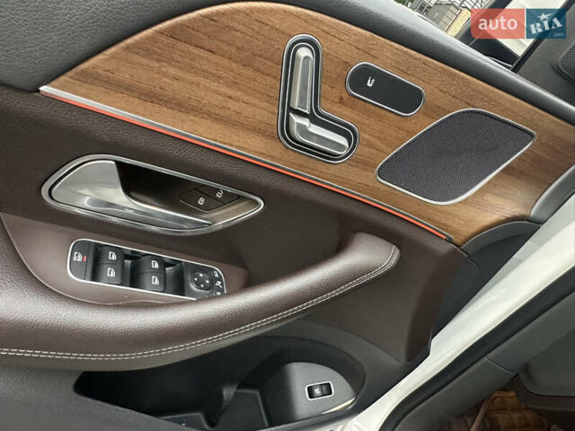 Белый Мерседес ГЛЕ-Класс, объемом двигателя 1.95 л и пробегом 171 тыс. км за 52800 $, фото 7 на Automoto.ua