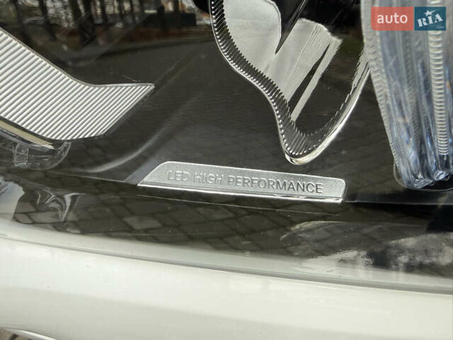Білий Мерседес ГЛЕ-Клас, об'ємом двигуна 2 л та пробігом 70 тис. км за 48888 $, фото 23 на Automoto.ua