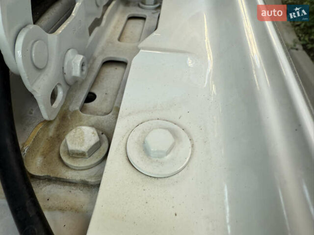 Білий Мерседес ГЛЕ-Клас, об'ємом двигуна 2 л та пробігом 70 тис. км за 48888 $, фото 78 на Automoto.ua