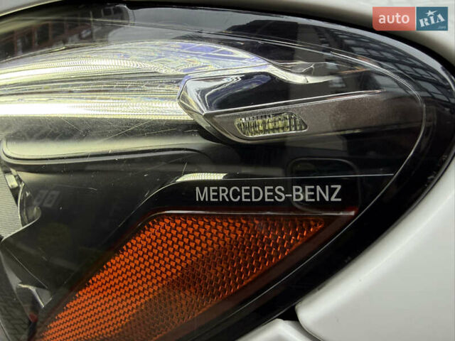 Білий Мерседес ГЛЕ-Клас, об'ємом двигуна 2 л та пробігом 70 тис. км за 48888 $, фото 36 на Automoto.ua