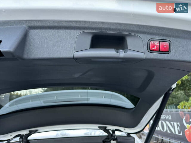 Білий Мерседес ГЛЕ-Клас, об'ємом двигуна 2 л та пробігом 60 тис. км за 42950 $, фото 62 на Automoto.ua