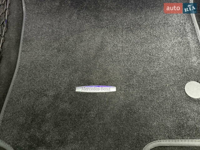 Білий Мерседес ГЛЕ-Клас, об'ємом двигуна 2 л та пробігом 70 тис. км за 48888 $, фото 49 на Automoto.ua