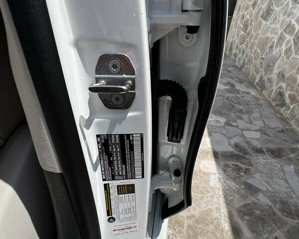 Белый Мерседес ГЛЕ-Класс, объемом двигателя 1.99 л и пробегом 81 тыс. км за 58800 $, фото 7 на Automoto.ua