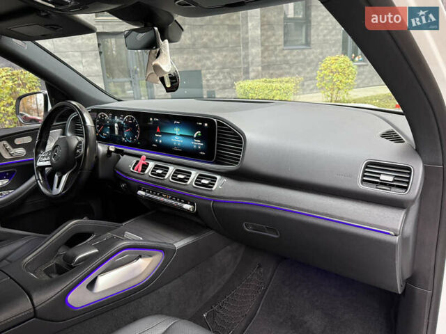Білий Мерседес ГЛЕ-Клас, об'ємом двигуна 2 л та пробігом 70 тис. км за 48888 $, фото 39 на Automoto.ua