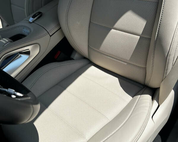 Белый Мерседес ГЛЕ-Класс, объемом двигателя 1.99 л и пробегом 81 тыс. км за 58800 $, фото 2 на Automoto.ua