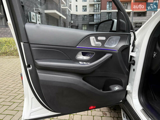 Білий Мерседес ГЛЕ-Клас, об'ємом двигуна 2 л та пробігом 70 тис. км за 48888 $, фото 53 на Automoto.ua