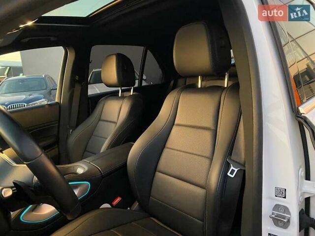 Білий Мерседес ГЛЕ-Клас, об'ємом двигуна 2 л та пробігом 106 тис. км за 46700 $, фото 22 на Automoto.ua