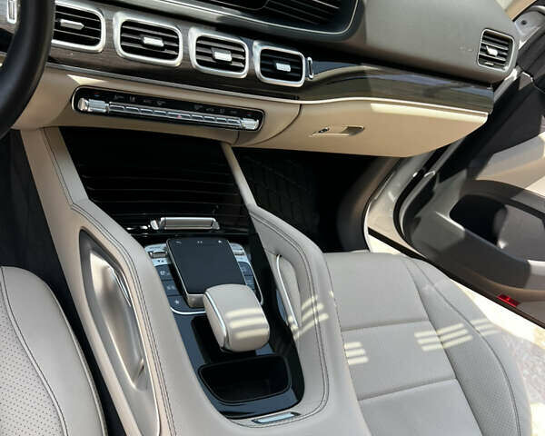 Белый Мерседес ГЛЕ-Класс, объемом двигателя 1.99 л и пробегом 81 тыс. км за 58800 $, фото 3 на Automoto.ua