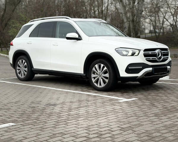 Белый Мерседес ГЛЕ-Класс, объемом двигателя 1.95 л и пробегом 87 тыс. км за 59000 $, фото 4 на Automoto.ua