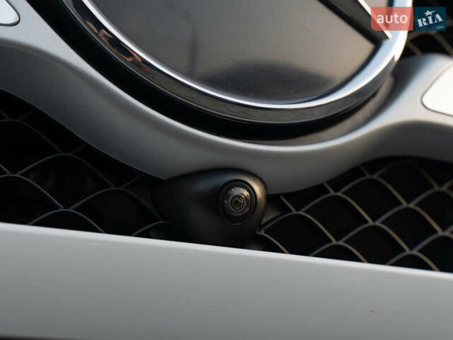 Белый Мерседес ГЛЕ-Класс, объемом двигателя 1.99 л и пробегом 75 тыс. км за 57900 $, фото 9 на Automoto.ua