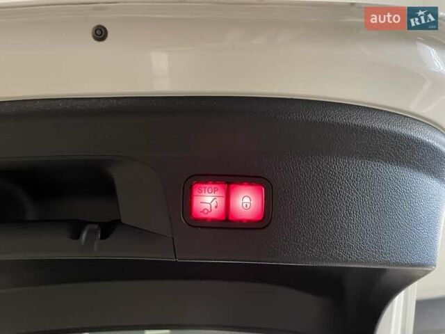 Білий Мерседес ГЛЕ-Клас, об'ємом двигуна 2 л та пробігом 59 тис. км за 79700 $, фото 23 на Automoto.ua
