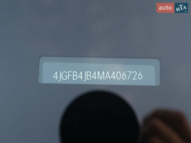 Белый Мерседес ГЛЕ-Класс, объемом двигателя 1.99 л и пробегом 75 тыс. км за 57900 $, фото 38 на Automoto.ua