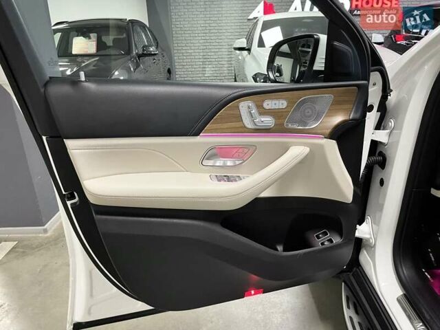 Білий Мерседес ГЛЕ-Клас, об'ємом двигуна 2 л та пробігом 59 тис. км за 79700 $, фото 26 на Automoto.ua