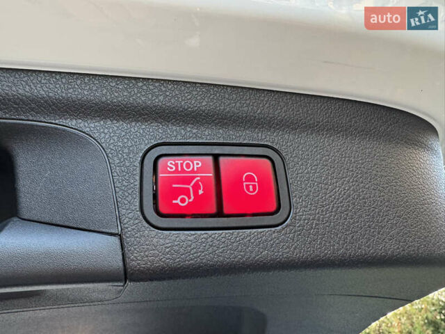 Білий Мерседес ГЛЕ-Клас, об'ємом двигуна 1.95 л та пробігом 68 тис. км за 64999 $, фото 28 на Automoto.ua