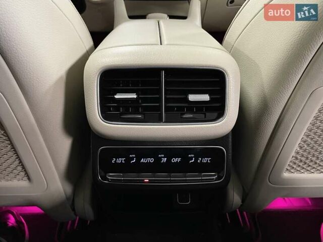 Білий Мерседес ГЛЕ-Клас, об'ємом двигуна 2 л та пробігом 59 тис. км за 79700 $, фото 41 на Automoto.ua