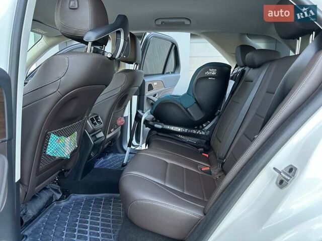 Білий Мерседес ГЛЕ-Клас, об'ємом двигуна 1.95 л та пробігом 40 тис. км за 69900 $, фото 28 на Automoto.ua