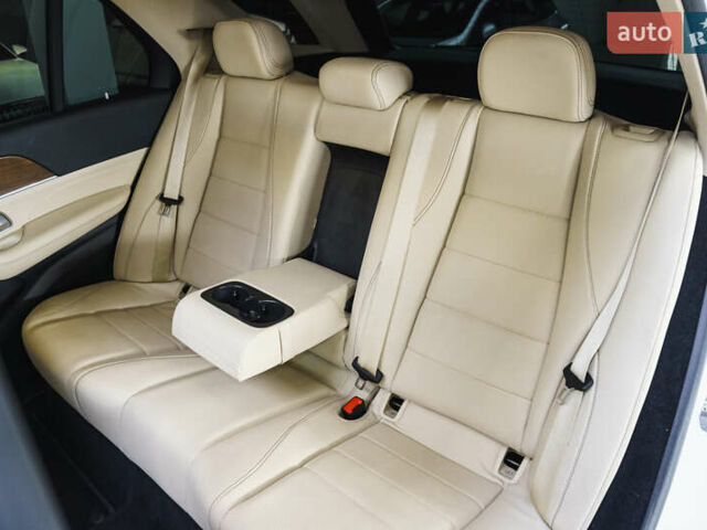 Білий Мерседес ГЛЕ-Клас, об'ємом двигуна 1.99 л та пробігом 42 тис. км за 62500 $, фото 57 на Automoto.ua