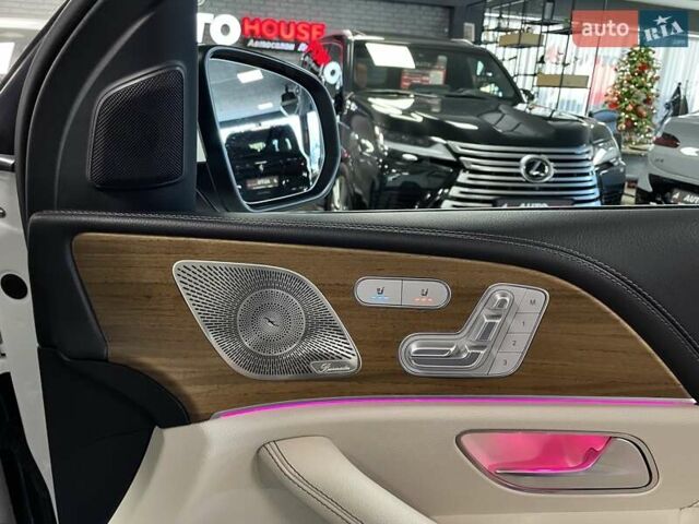 Білий Мерседес ГЛЕ-Клас, об'ємом двигуна 2 л та пробігом 59 тис. км за 79700 $, фото 44 на Automoto.ua