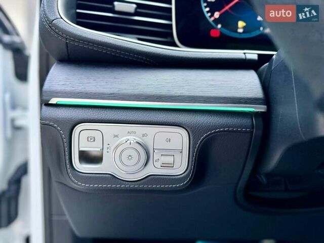 Белый Мерседес ГЛЕ-Класс, объемом двигателя 1.99 л и пробегом 105 тыс. км за 64800 $, фото 39 на Automoto.ua