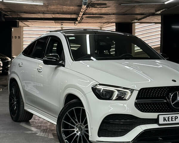 Мерседес ГЛЕ-Класс 2021 в Одессе на Automoto.ua Белый Мерседес ГЛЕ-Класс, объемом двигателя 2.93 л и пробегом 68 тыс. км за 85000 $, фото 1 на Automoto.ua