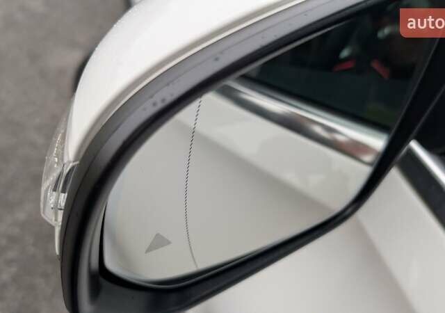 Білий Мерседес ГЛЕ-Клас, об'ємом двигуна 2 л та пробігом 15 тис. км за 80425 $, фото 25 на Automoto.ua