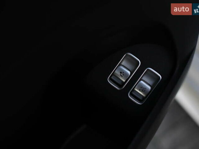 Белый Мерседес ГЛЕ-Класс, объемом двигателя 3 л и пробегом 17 тыс. км за 89000 $, фото 18 на Automoto.ua