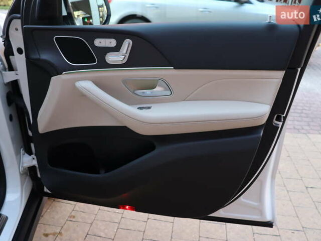 Белый Мерседес ГЛЕ-Класс, объемом двигателя 2 л и пробегом 34 тыс. км за 79900 $, фото 45 на Automoto.ua