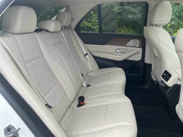 Белый Мерседес ГЛЕ-Класс, объемом двигателя 2 л и пробегом 10 тыс. км за 15000 $, фото 12 на Automoto.ua