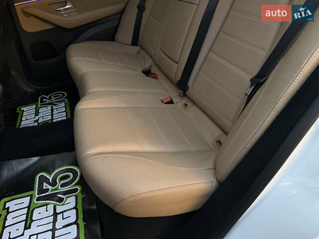 Белый Мерседес ГЛЕ-Класс, объемом двигателя 1.99 л и пробегом 12 тыс. км за 79999 $, фото 55 на Automoto.ua