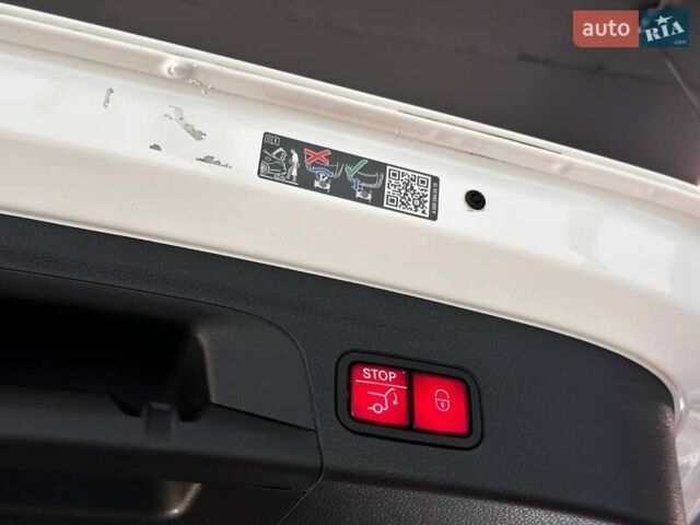 Білий Мерседес ГЛЕ-Клас, об'ємом двигуна 1.99 л та пробігом 22 тис. км за 78900 $, фото 45 на Automoto.ua