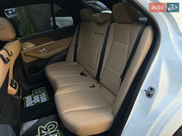 Белый Мерседес ГЛЕ-Класс, объемом двигателя 1.99 л и пробегом 12 тыс. км за 79999 $, фото 56 на Automoto.ua