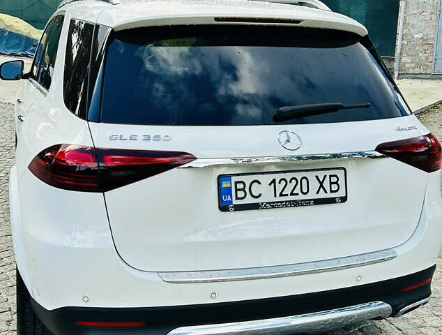 Белый Мерседес ГЛЕ-Класс, объемом двигателя 2 л и пробегом 21 тыс. км за 81000 $, фото 2 на Automoto.ua