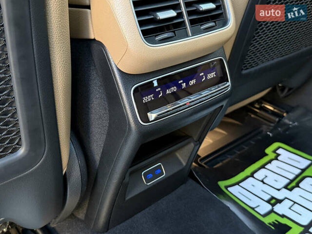 Білий Мерседес ГЛЕ-Клас, об'ємом двигуна 1.99 л та пробігом 12 тис. км за 73800 $, фото 59 на Automoto.ua