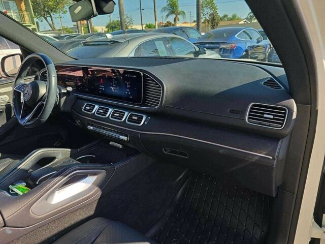 Белый Мерседес ГЛЕ-Класс, объемом двигателя 0 л и пробегом 37 тыс. км за 724 $, фото 5 на Automoto.ua