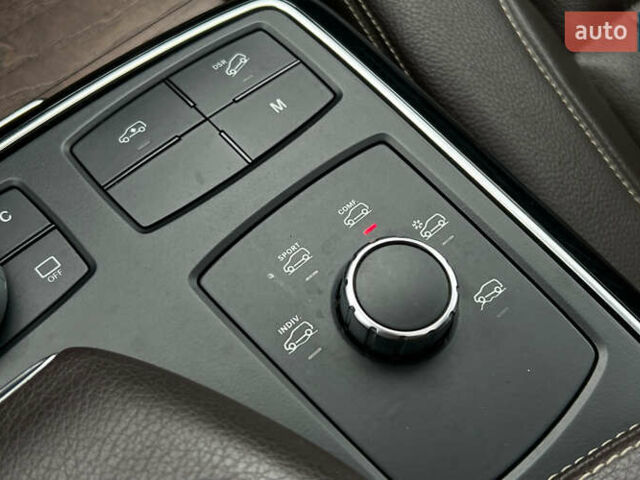 Мерседес ГЛЕ-Класс 2015 в Львове на Automoto.ua Черный Мерседес ГЛЕ-Класс, объемом двигателя 2.99 л и пробегом 177 тыс. км за 37900 $, фото 20 на Automoto.ua