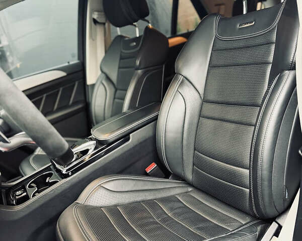 Чорний Мерседес ГЛЕ-Клас, об'ємом двигуна 5.5 л та пробігом 99 тис. км за 44000 $, фото 11 на Automoto.ua