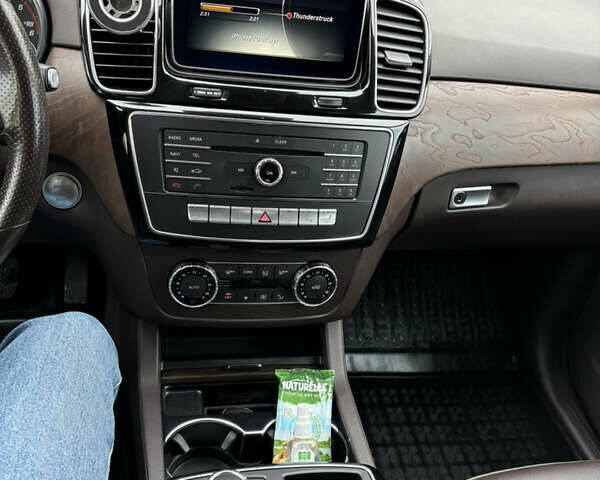 Мерседес ГЛЕ-Класс 2015 в Киеве на Automoto.ua Черный Мерседес ГЛЕ-Класс, объемом двигателя 2.14 л и пробегом 220 тыс. км за 25500 $, фото 14 на Automoto.ua