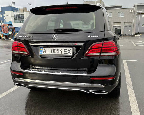 Мерседес ГЛЕ-Класс 2015 в Киеве на Automoto.ua Черный Мерседес ГЛЕ-Класс, объемом двигателя 2.14 л и пробегом 220 тыс. км за 25500 $, фото 6 на Automoto.ua