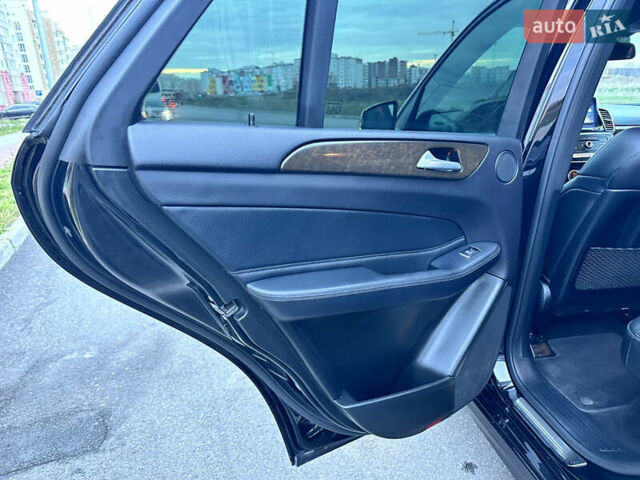 Мерседес ГЛЕ-Клас 2016 у Вінниці на Automoto.ua Чорний Мерседес ГЛЕ-Клас, об'ємом двигуна 2.2 л та пробігом 280 тис. км за 31555 $, фото 52 на Automoto.ua
