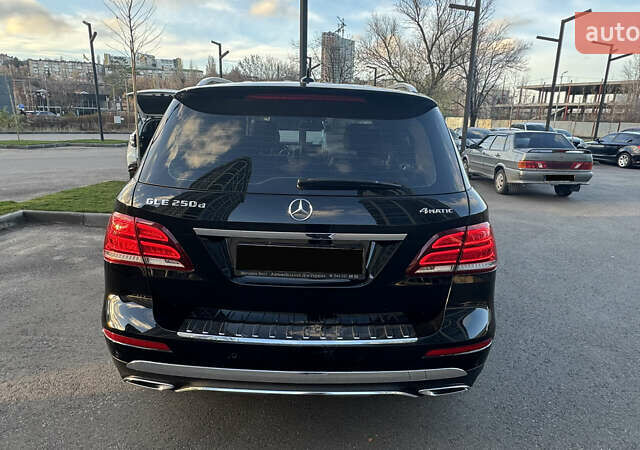 Черный Мерседес ГЛЕ-Класс, объемом двигателя 2.2 л и пробегом 117 тыс. км за 35350 $, фото 17 на Automoto.ua