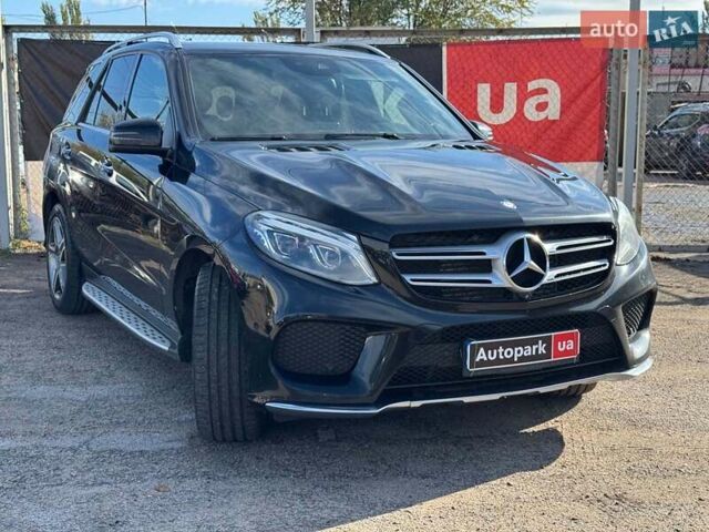 Мерседес ГЛЕ-Класс 2016 в Запорожье на Automoto.ua Черный Мерседес ГЛЕ-Класс, объемом двигателя 3 л и пробегом 218 тыс. км за 35990 $, фото 5 на Automoto.ua