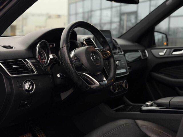 Черный Мерседес ГЛЕ-Класс, объемом двигателя 3 л и пробегом 219 тыс. км за 27900 $, фото 14 на Automoto.ua