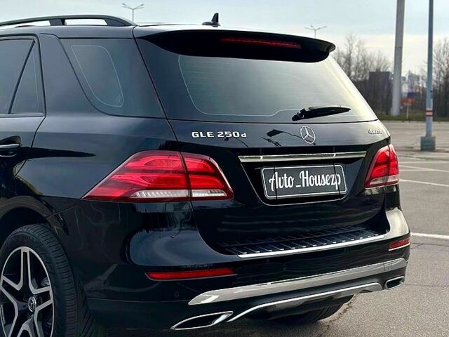 Черный Мерседес ГЛЕ-Класс, объемом двигателя 2.5 л и пробегом 220 тыс. км за 29999 $, фото 10 на Automoto.ua