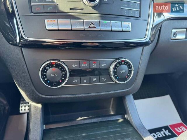 Мерседес ГЛЕ-Класс 2016 в Запорожье на Automoto.ua Черный Мерседес ГЛЕ-Класс, объемом двигателя 3 л и пробегом 218 тыс. км за 35990 $, фото 30 на Automoto.ua